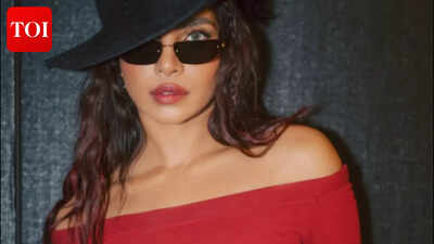 priyanka chopra 28