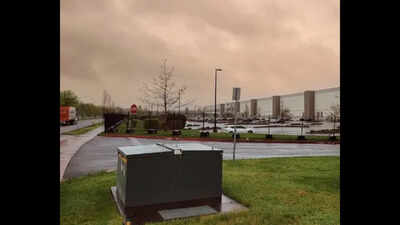 a worker died in the oregon warehouse of amazon on april 6