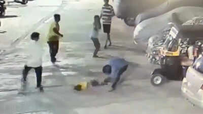 an autorickshaw driver in palghar brutally assaulted a four year old boy slamming him to the ground and smashing his head against an iron rod after an argument with the child39s father