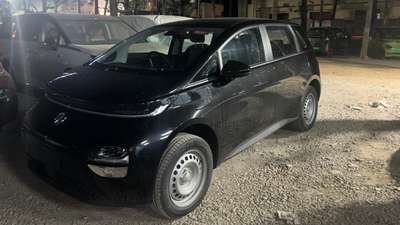 mg windsor ev commute launched at rs 1349 lakh changes range amp more