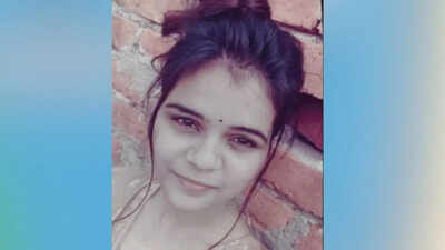 the deceased identified as shweta singh was living with her husband shivam singh and his family in kashi vihar colony under the limits of thakurganj police