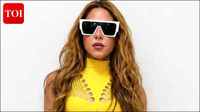 1781448024 shakira