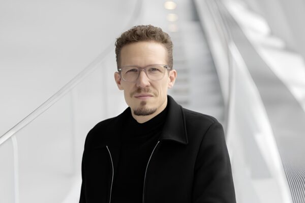 1781692099 photo