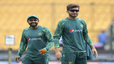 bengaluru pakistan captain babar azam with shaheen shah afridi before the start