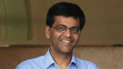 cbi has arrested amitabh jhunjhunwala former group md of reliance communications