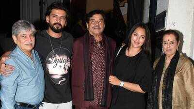 sonakshi sinha and zaheer iqbal enjoy family dinner with shatrughan sinha poonam sinha and iqbal ratansi