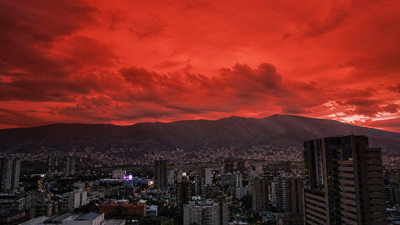 caracas sky turns blood red after venezuela earthquakes scientists explain the 39candilazo39 phenomenon behind the eerie glow